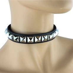 Funk Plus Chokers And Collars 1 Row 1/2" Pyramid Stud Choker