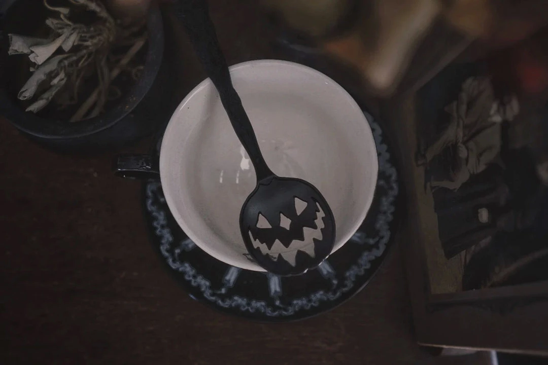 Lively Ghosts Gift Ideas Haunted Hallows Tea Spoon - Black 2 Lively Ghosts Gift Ideas Haunted Hallows Tea Spoon - Black