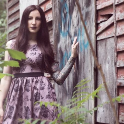 Sourpuss Women's Stuff Die In Grace Shift Dress